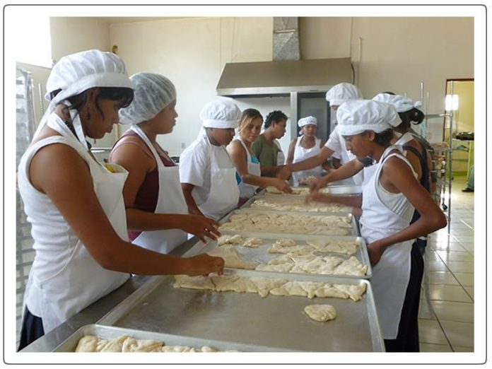 images_SECCIONES_PAGINA_WEB_CRONICATN8_ECONOMIA_2014_Febrero_DEL_03_AL_09_panaderia-05022014