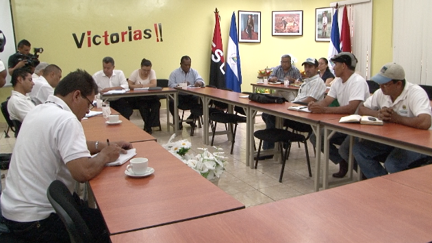 images_SECCIONES_PAGINA_WEB_CRONICATN8_ECONOMIA_2014_Marzo_24_AL_30_Productores_de_Cacao-25032014