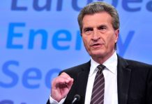 Comisario europeo Oettinger calificó a Rusia de «proveedor de energía fiable»