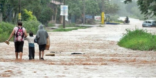 images_SECCIONES_PAGINA_WEB_CRONICATN8_INTERNACIONALES_2014_Abril_28_AL_4_MAYO_precipitaciones_en_Paraguay_-01052014
