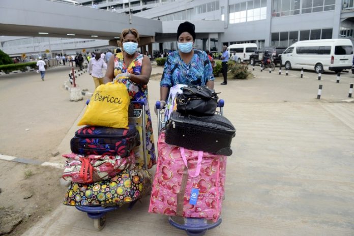 TOPSHOTS-NIGERIA-HEALTH-EBOLA-WAFRICA