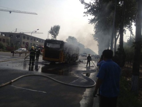 images_SECCIONES_PAGINA_WEB_CRONICATN8_INTERNACIONALES_2014_Agosto_18_AL_24_INCENDIO_BUS20