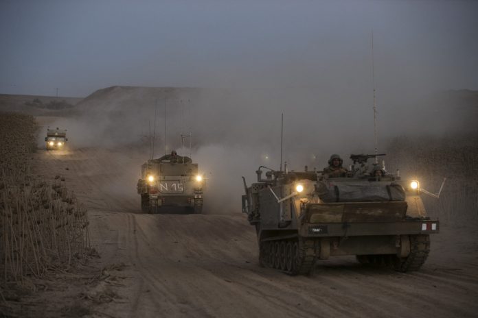 Tanques israelíes cerca de la frontera con Gaza