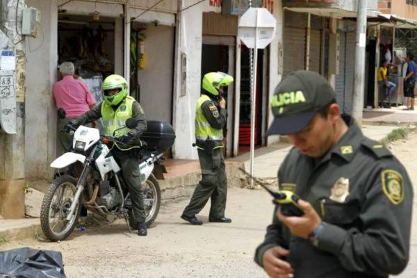 images_SECCIONES_PAGINA_WEB_CRONICATN8_INTERNACIONALES_2014_Agosto_18_AL_24_POLICIAS_MUERTOS22