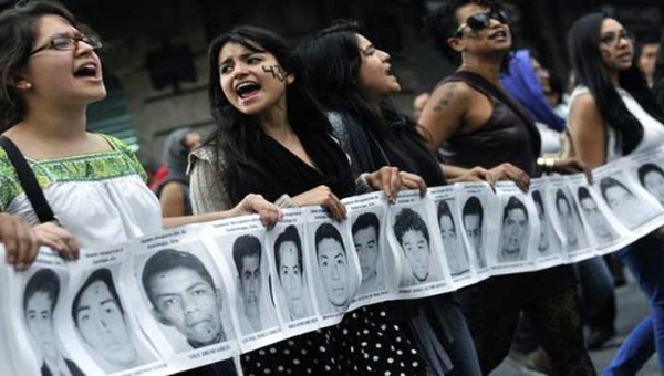 images_SECCIONES_PAGINA_WEB_CRONICATN8_INTERNACIONALES_2014_Diciembre_15_AL_21_18-12-14_protestas-guerrero