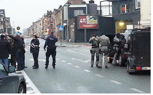 images_SECCIONES_PAGINA_WEB_CRONICATN8_INTERNACIONALES_2014_Diciembre_15_AL_21_3personas_detenidas_tras_operativo_-15122014