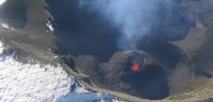 images_SECCIONES_PAGINA_WEB_CRONICATN8_INTERNACIONALES_2014_Diciembre_15_AL_21_volcanchile19122014