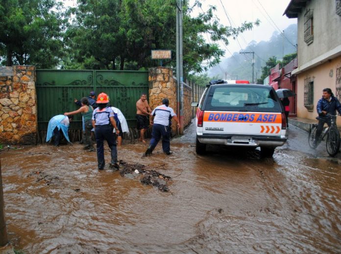 images_SECCIONES_PAGINA_WEB_CRONICATN8_INTERNACIONALES_2014_Diciembre_1_AL_7_30muertos_lluvias_en_Guatemala-1122014