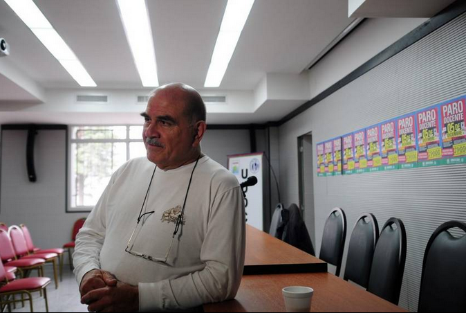 images_SECCIONES_PAGINA_WEB_CRONICATN8_INTERNACIONALES_2014_Diciembre_1_AL_7_ENVENENAR_PROFESOR01