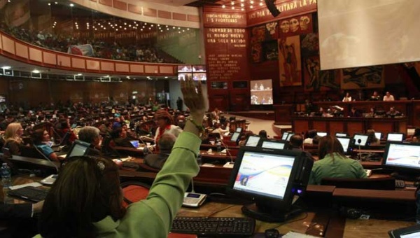images_SECCIONES_PAGINA_WEB_CRONICATN8_INTERNACIONALES_2014_Diciembre_29_AL_4_Parlamentarios_ecuatorianos__29_12_14