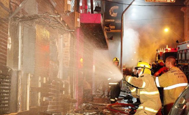 images_SECCIONES_PAGINA_WEB_CRONICATN8_INTERNACIONALES_2014_Diciembre_29_AL_4_discoteca_incendiada-3012014jpg