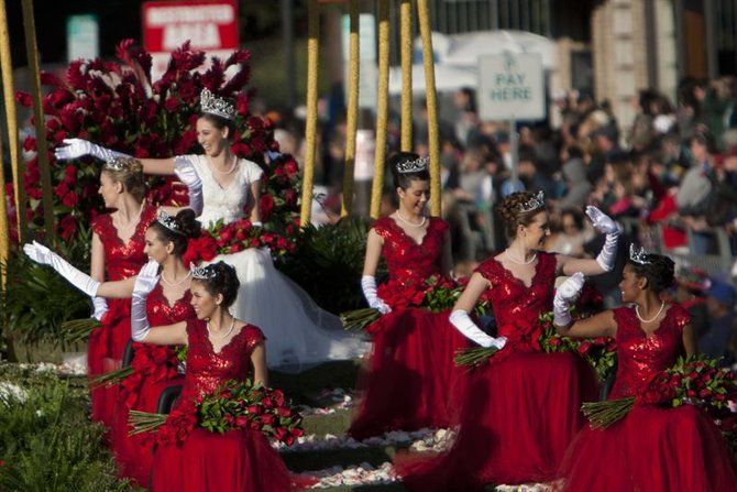 images_SECCIONES_PAGINA_WEB_CRONICATN8_INTERNACIONALES_2014_ENERO__DEL_01_ENE_AL_05_DESFILE_ROSAS_020114