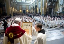 El Papa Francisco pide educar bien a seminaristas