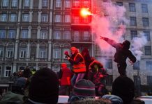 Ucrania: Protestas terminan en batallas callejeras