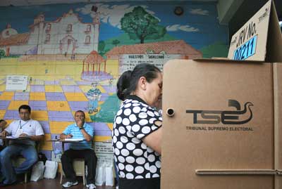 images_SECCIONES_PAGINA_WEB_CRONICATN8_INTERNACIONALES_2014_Enero_DEL_27_ENE_AL_31_ENE__SALVADOR01022014