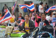 Tailandia rechaza demorar voto del domingo