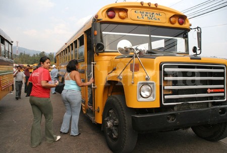 images_SECCIONES_PAGINA_WEB_CRONICATN8_INTERNACIONALES_2014_Enero_del_6_al_12_BUSES_HONDURAS_060114