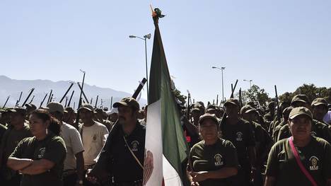 images_SECCIONES_PAGINA_WEB_CRONICATN8_INTERNACIONALES_2014_Enero_del_6_al_12_autodefensamexico-07012014