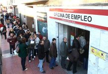 El número de desempleados en España sube en enero hasta los 4,8 millones