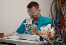 Experimentan por primera vez una prótesis de mano que restituye el tacto