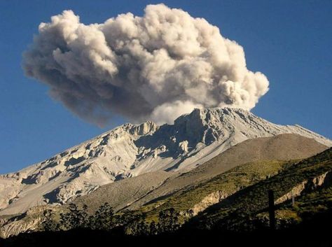 images_SECCIONES_PAGINA_WEB_CRONICATN8_INTERNACIONALES_2014_Febrero_DEL_03_DE_FEB_AL_09__VOLCAN_PERUANO05