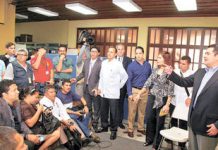 Honduras destituye a ocho cónsules en EEUU por emitir identificaciones ilegales