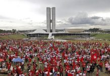 Sin Tierra se reunieron con presidenta de Brasil, tras tensa manifestación