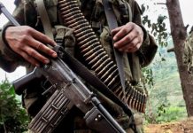 Colombia: 5 policías mueren en ataque armado