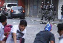 Policía venezolana busca adolescente por muerte de religiosos