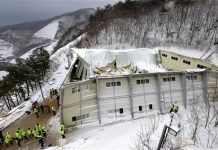 Saldo de 10 muertos al derrumbarse techo en Corea del Sur