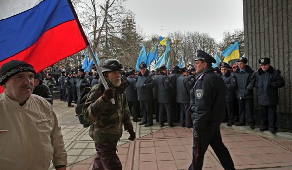 Митинг у здания Верховного совета Крыма
