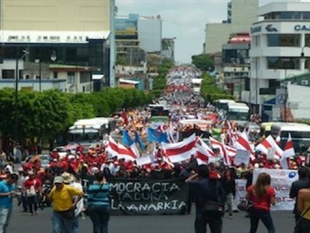 images_SECCIONES_PAGINA_WEB_CRONICATN8_INTERNACIONALES_2014_Febrero_DEL_24_AL_2_DE_MARZO_PROTESTA_COSTA_RICA25