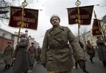 Miles marchan en apoyo a Rusia