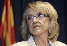 Arizona veta ley que justificaba discriminación contra gays
