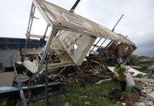 Tifón deja 10 muertos durante paso por Filipinas, corta electricidad