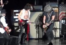 Johnny Depp toca con Aerosmith