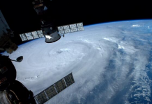 El tifón Neoguri amenaza a la isla Okinawa, en Japón