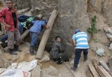 Sin éxito aún en rescate de 11 mineros atrapados en Honduras