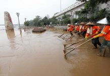 Más de 60 personas fallecidas por paso de tifón Rammasun en China