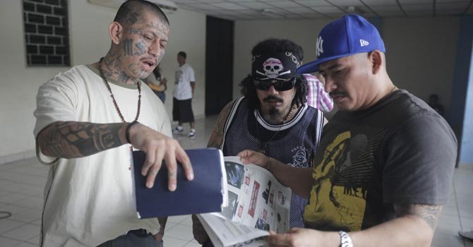 images_SECCIONES_PAGINA_WEB_CRONICATN8_INTERNACIONALES_2014_Junio_02_AL_08_PANDILLAS_SALVADORENAS05