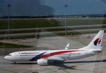 Despiden al operario de una petrolera que dijo haber visto el avión malasio en llamas