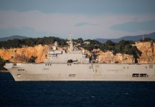Los Mistral mantienen rumbo a Rusia
