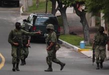 Enfrentamiento entre militares y presuntos delincuentes deja 22 muertos en estado mexicano
