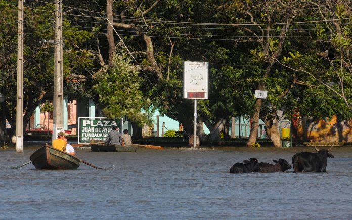 (3)PARAGUAY-AYOLAS-MEDIO AMBIENTE-INUNDACION