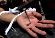 El EIIL crucifica a nueve personas en Siria, incluyendo a uno de sus miembros