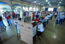 Elecciones salvadoreñas transcurren sin incidentes