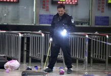 Un policía mató en 15 segundos a cuatro de los autores de la matanza de Kinming