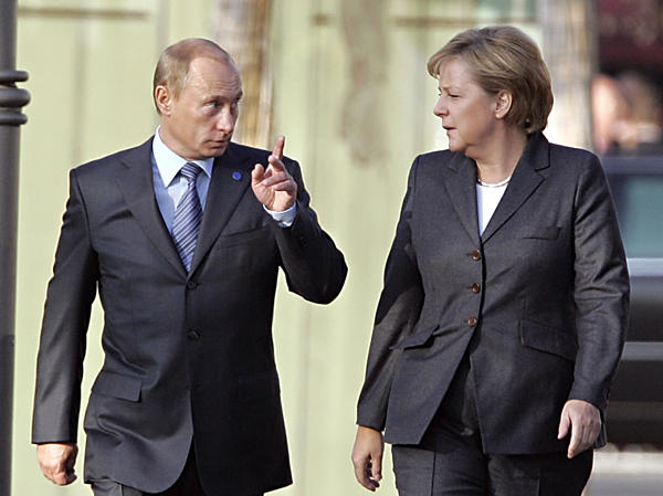 images_SECCIONES_PAGINA_WEB_CRONICATN8_INTERNACIONALES_2014_Marzo_03_AL_09_put-merkel-05032014