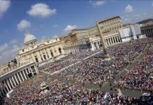 Mujeres entre decepción y esperanza frente al papa Francisco
