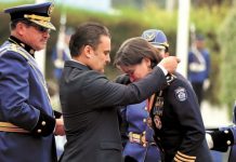 Ecuador condecora a Directora de la Policía Nacional
